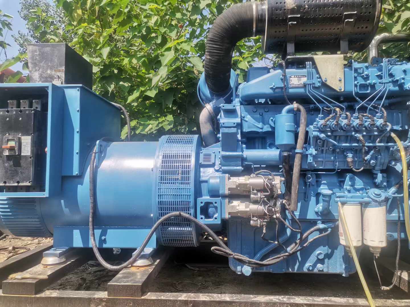 卫滨详细说明降低 800kW 柴油发电机输出电流波动的方法