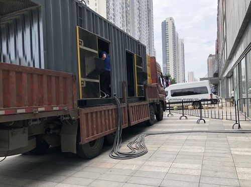 卫滨低温环境下，柴油发电机组电池充满电的具体时间受哪些因素影响？